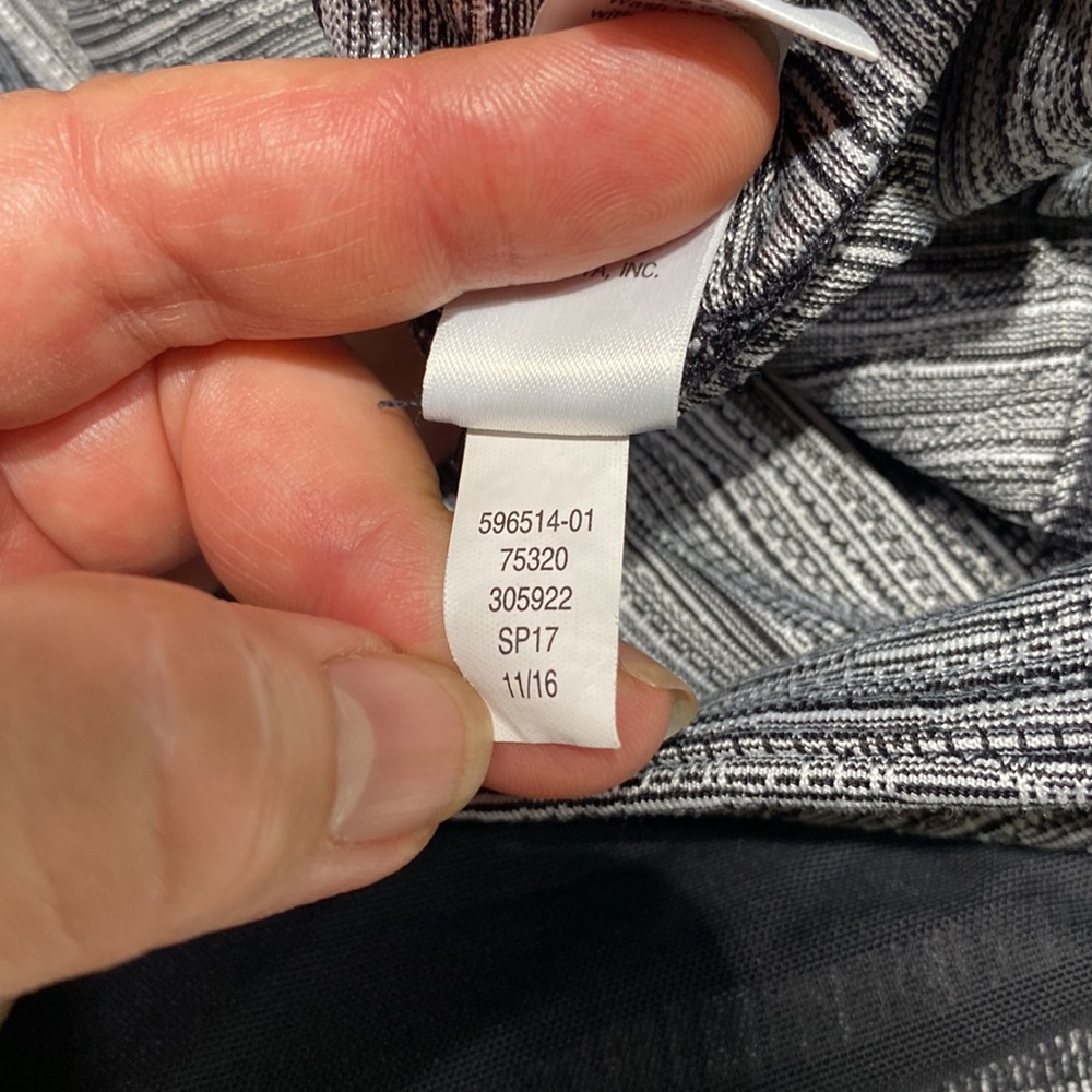 Athleta High Rise Mesh Leggings - Picture 10 of 10